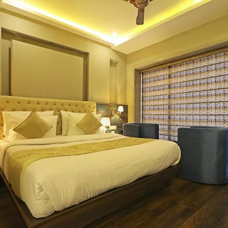 The Ivy Grand Hotel In City Centre With Free Secured Parking New Delhi Ngoại thất bức ảnh