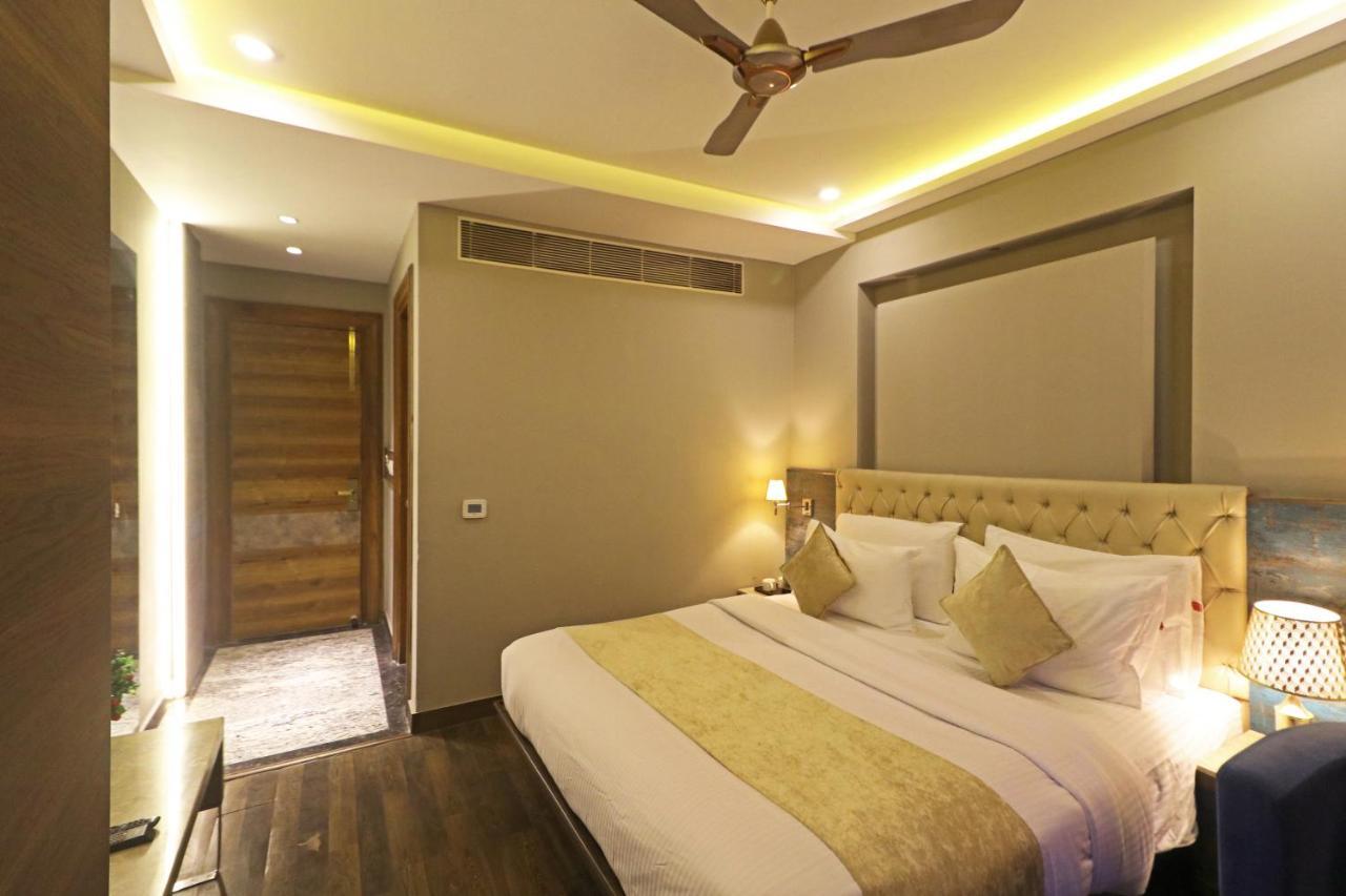 The Ivy Grand Hotel In City Centre With Free Secured Parking New Delhi Ngoại thất bức ảnh