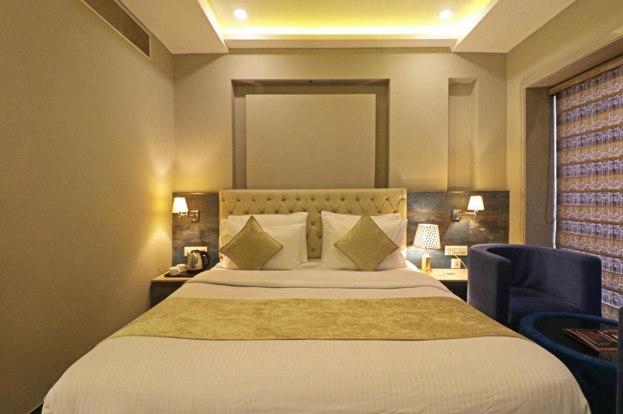 The Ivy Grand Hotel In City Centre With Free Secured Parking New Delhi Ngoại thất bức ảnh
