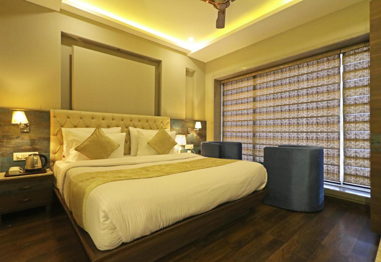 The Ivy Grand Hotel In City Centre With Free Secured Parking New Delhi Ngoại thất bức ảnh