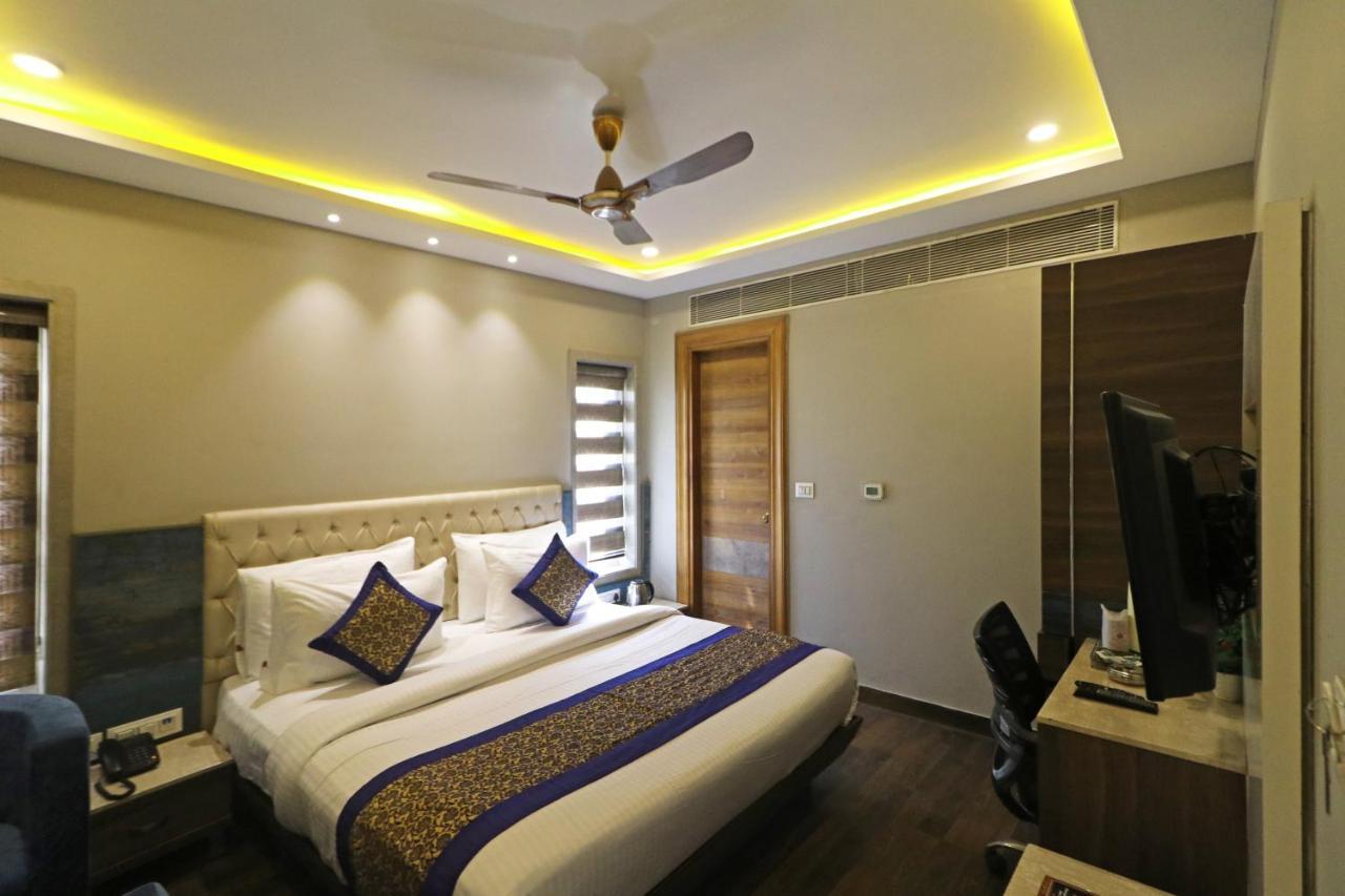 The Ivy Grand Hotel In City Centre With Free Secured Parking New Delhi Ngoại thất bức ảnh