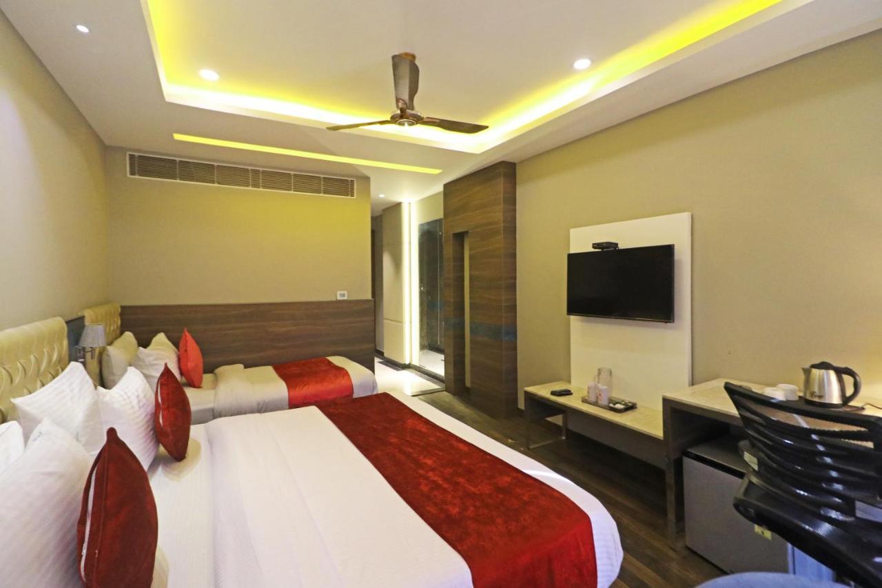 The Ivy Grand Hotel In City Centre With Free Secured Parking New Delhi Ngoại thất bức ảnh