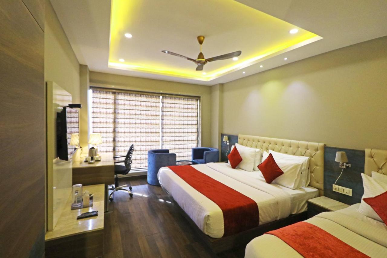 The Ivy Grand Hotel In City Centre With Free Secured Parking New Delhi Ngoại thất bức ảnh