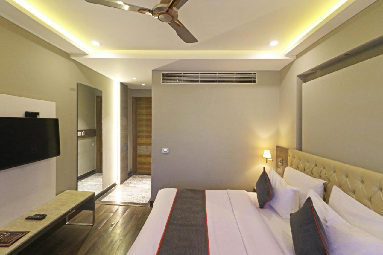 The Ivy Grand Hotel In City Centre With Free Secured Parking New Delhi Ngoại thất bức ảnh