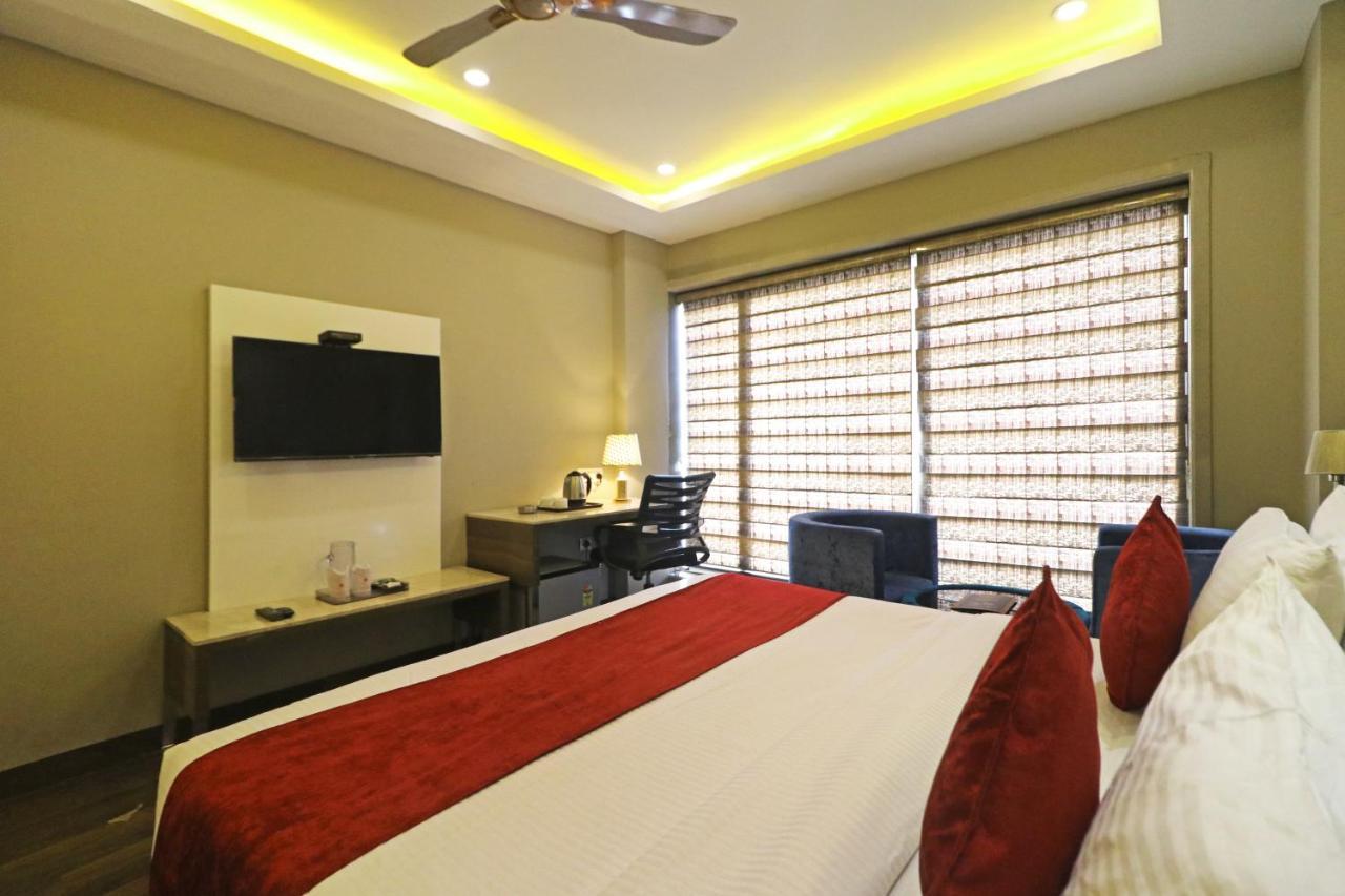 The Ivy Grand Hotel In City Centre With Free Secured Parking New Delhi Ngoại thất bức ảnh