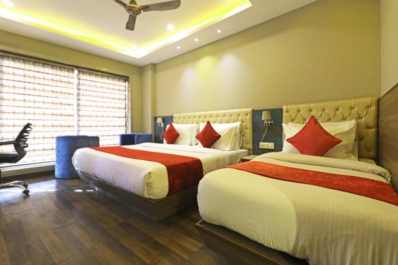 The Ivy Grand Hotel In City Centre With Free Secured Parking New Delhi Ngoại thất bức ảnh