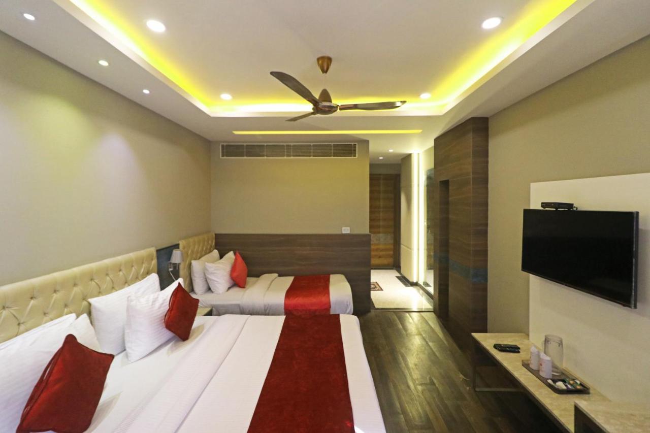 The Ivy Grand Hotel In City Centre With Free Secured Parking New Delhi Ngoại thất bức ảnh