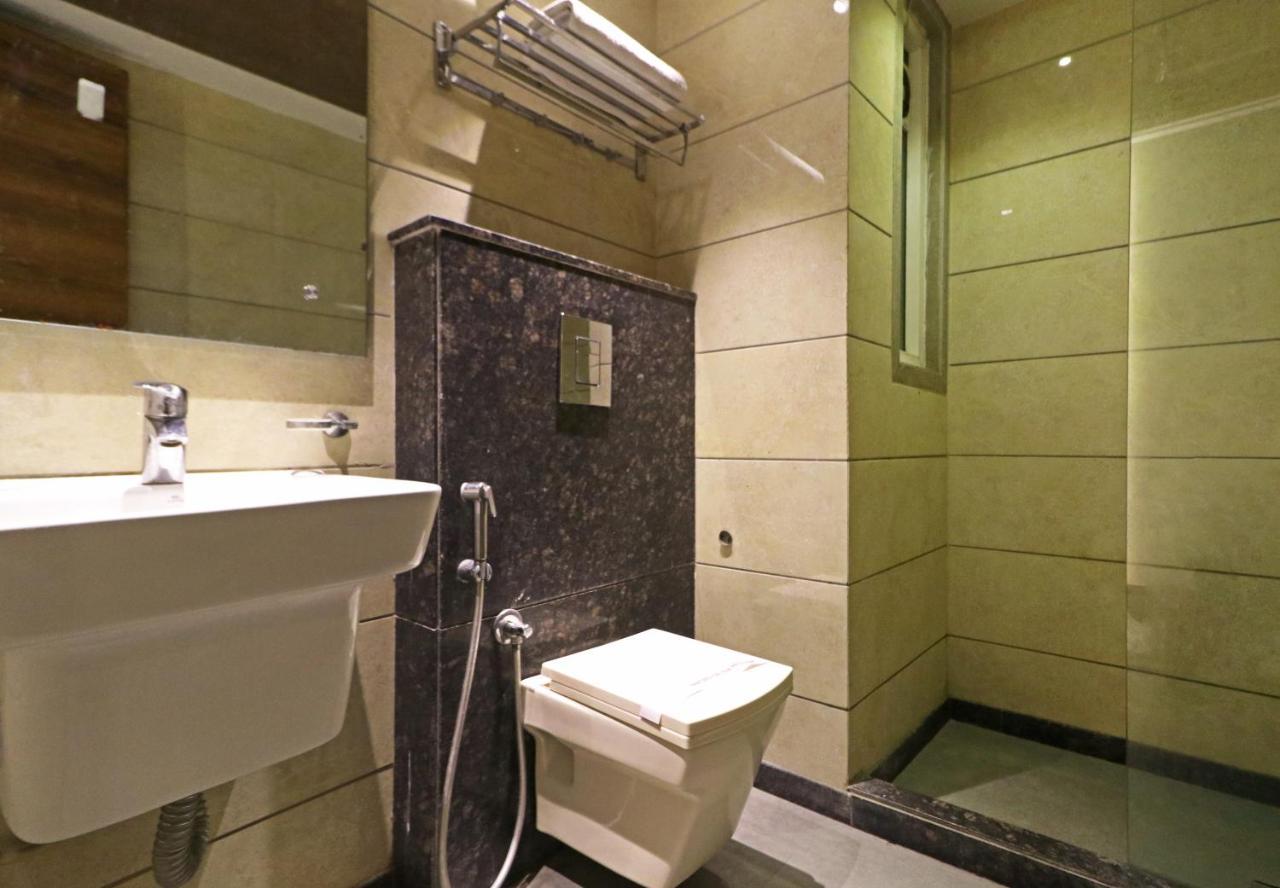 The Ivy Grand Hotel In City Centre With Free Secured Parking New Delhi Ngoại thất bức ảnh