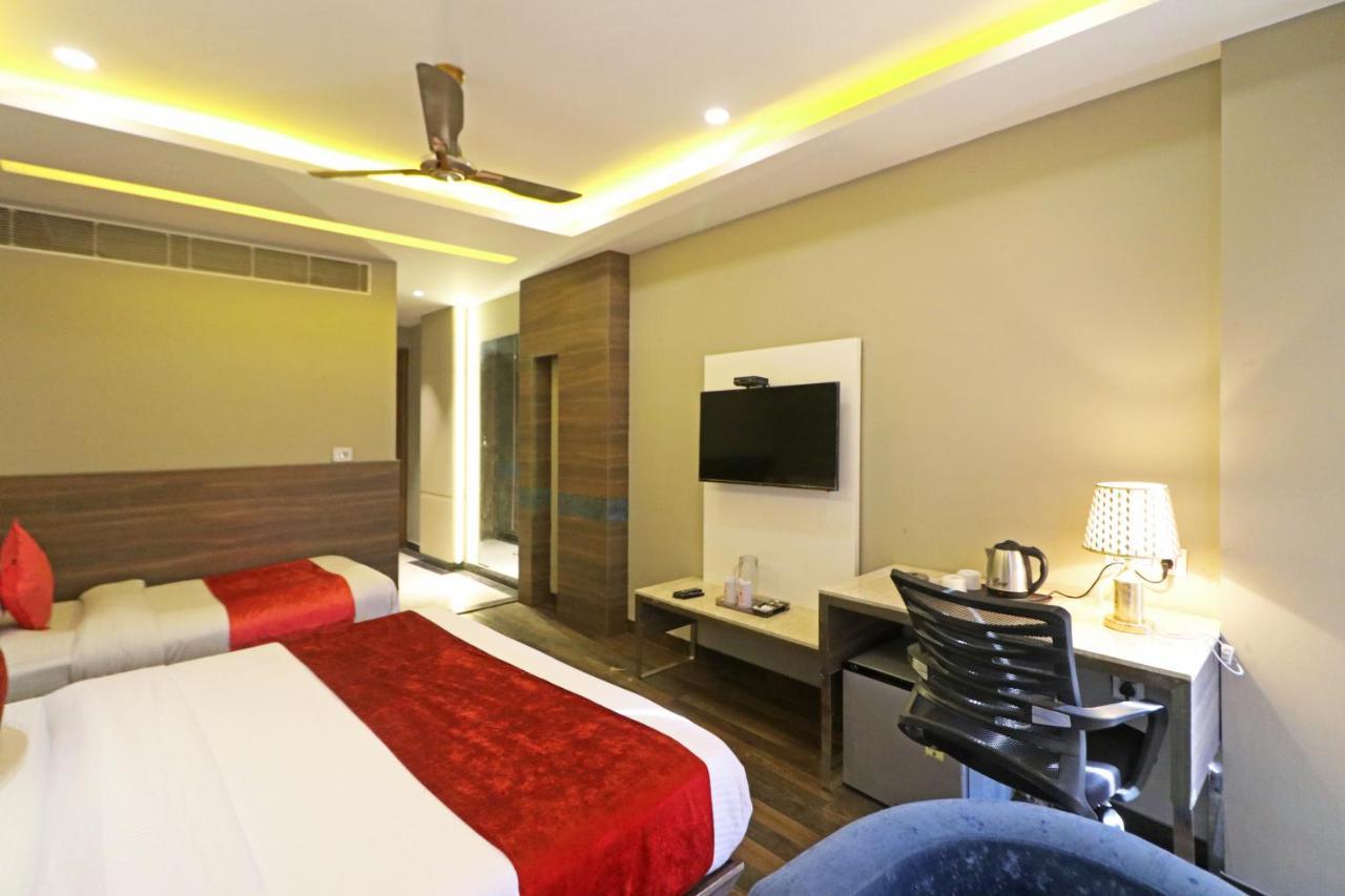 The Ivy Grand Hotel In City Centre With Free Secured Parking New Delhi Ngoại thất bức ảnh